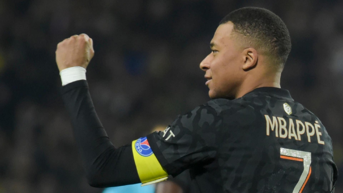 Kylian Mbappe celebrates after scoring a penalty in Paris St Germains 2-0 win at Nantes