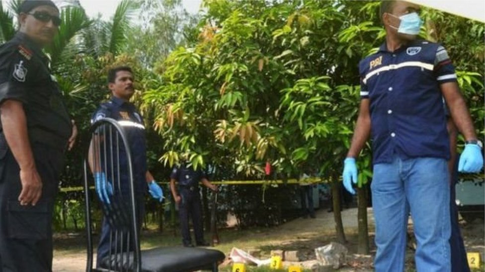 জাপানী নাগরিক হত্যাকান্ডের জায়গাটিতে পুলিশ জাপানী নাগরিক হত্যাকান্ডের জায়গাটিতে পুলিশ