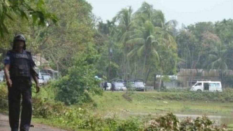 মৌলভীবাজারে নাসিরপুরের জঙ্গি আস্তানায় অভিযান শেষে সাত জনের মৃতদেহ পায় পুলিশ, সাত জনই 'আত্মঘাতী বিস্ফোরণে' নিহত।