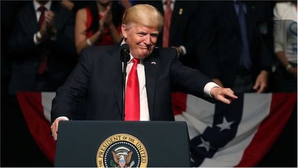 কিউবার উপরে ভ্রমণ ও বাণিজ্য নিষেধাজ্ঞাও আরো কঠোর হবে বলে ঘোষণা দিয়েছেন প্রেসিডেন্ট ট্রাম্প। কিউবার উপরে ভ্রমণ ও বাণিজ্য নিষেধাজ্ঞাও আরো কঠোর হবে বলে ঘোষণা দিয়েছেন প্রেসিডেন্ট ট্রাম্প।