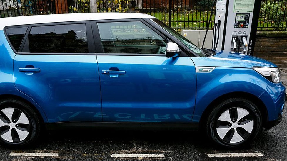 লন্ডনে বৈদ্যুতিক গাড়ি লন্ডনে বৈদ্যুতিক গাড়ি