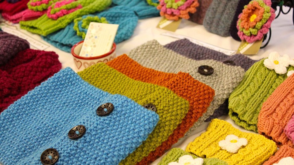 মোবাইল ফোন সরিয়ে বরং সুচসুতো হাতে নেয়ার পরামর্শ দিচ্ছেন ঘুম বিজ্ঞানীরা মোবাইল ফোন সরিয়ে বরং সুচসুতো হাতে নেয়ার পরামর্শ দিচ্ছেন ঘুম বিজ্ঞানীরা