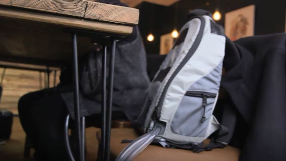 এই ব্যাগের মধ্যেই থাকে সেলহা হোসেইনের হৃদপিণ্ড