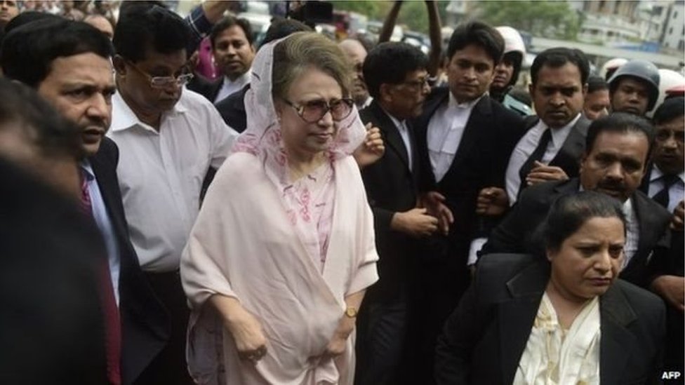জিয়া অরফানেজ ট্রাস্ট দুর্নীতির মামলায় গত ৮ই ফেব্রুয়ারি খালেদা জিয়াকে পাঁচ বছরের কারাদণ্ড দেয় বাংলাদেশের নিম্ন আদালত