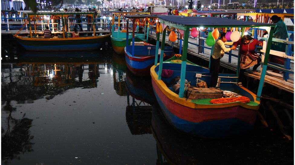 কোলকাতার ভাসমান বাজার