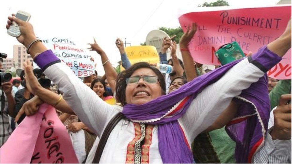 ভারতে নারী অধিকার নিয়ে আন্দোলনকারী সংগঠনগুলো ধর্ষণের শাস্তি মৃত্যুদন্ড দাবি করে আসছিল ভারতে নারী অধিকার নিয়ে আন্দোলনকারী সংগঠনগুলো ধর্ষণের শাস্তি মৃত্যুদন্ড দাবি করে আসছিল