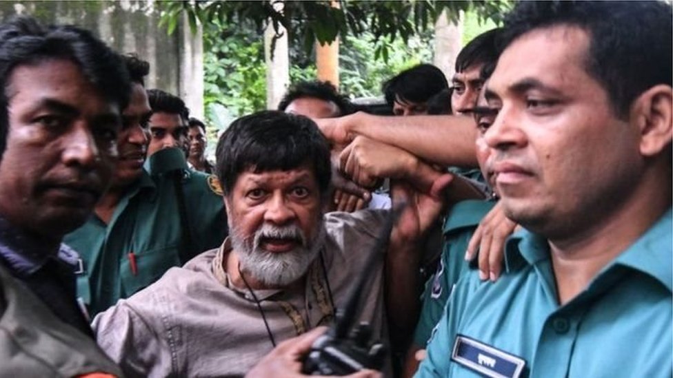 পুলিশ হেফাজতে শহিদুল আলম।