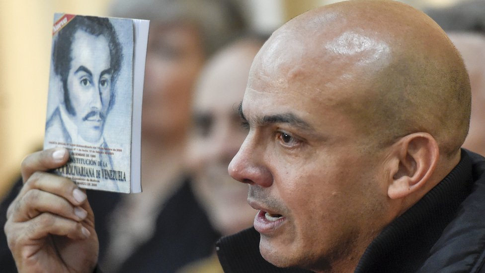 সাবেক সেনা কর্মকর্তা ক্লিভর আলকালা সাবেক সেনা কর্মকর্তা ক্লিভর আলকালা