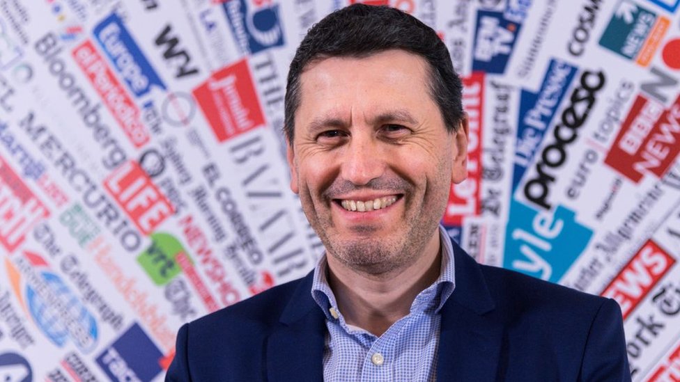 মারটেল একজন সাংবাদিক এবং সমাজবিজ্ঞানী যিনি ফেন্স সরকারের হয়ে কাজ করেছেন। মারটেল একজন সাংবাদিক এবং সমাজবিজ্ঞানী যিনি ফেন্স সরকারের হয়ে কাজ করেছেন।