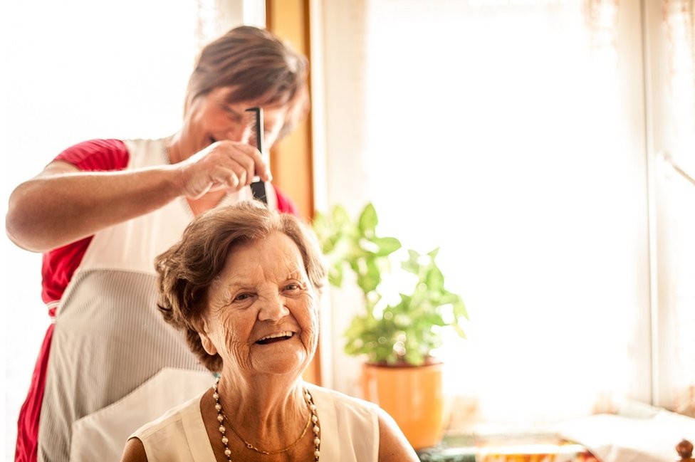 নারী। নারী।