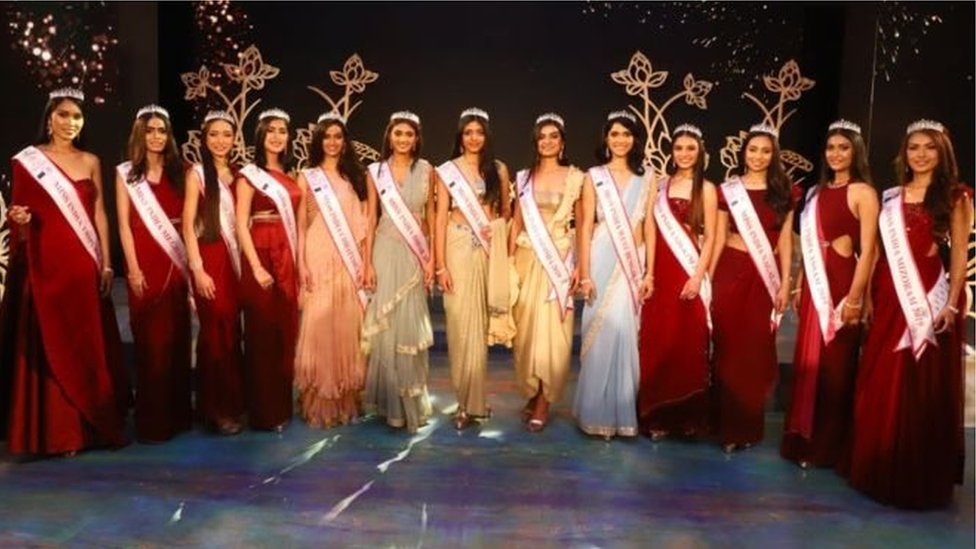 সমালোচকরা বলছেন এই বছরের প্রতিযোগিদের দেখতে একই রকম দেখাচ্ছে তাদের কাছে সমালোচকরা বলছেন এই বছরের প্রতিযোগিদের দেখতে একই রকম দেখাচ্ছে তাদের কাছে