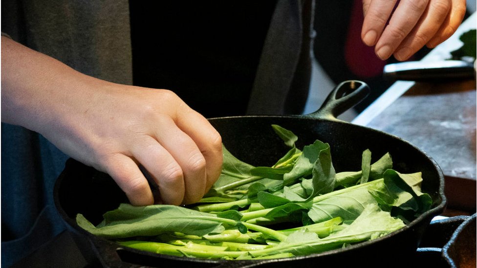 স্বাস্থ্যসম্মত খাবারও খুবই জরুরী।