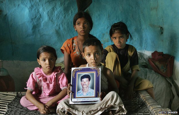 ভারতের আত্মহত্যার জন্য প্রধান হাতিয়ার কীটনাশক ভারতের আত্মহত্যার জন্য প্রধান হাতিয়ার কীটনাশক