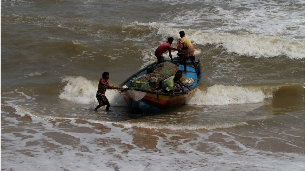 গভীর সাগুরে মাছ ধরার নৌযানে নজরদারি সম্ভব হবে রেডার ব্যবস্থার মাধ্যমে