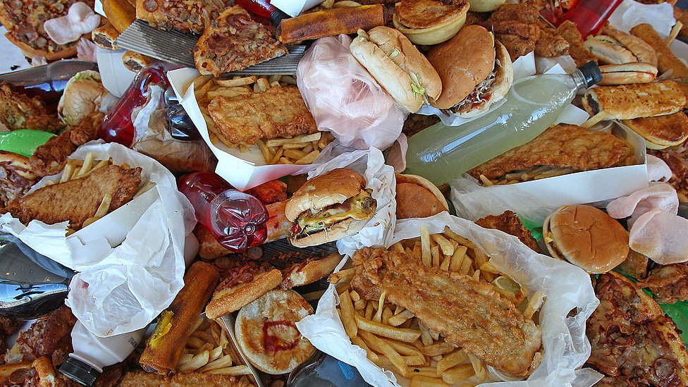 অস্বাস্থ্যকর খাবারের দাম কম হওয়া তা অসচ্ছল ব্যক্তিদের স্থূলতার হার বাড়িয়ে দেয় অস্বাস্থ্যকর খাবারের দাম কম হওয়া তা অসচ্ছল ব্যক্তিদের স্থূলতার হার বাড়িয়ে দেয়