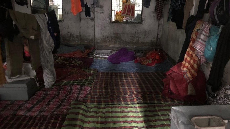 ঢাকা বিশ্ববিদ্যালয়ের একটি আবাসিক হলের গণরুমের চিত্র