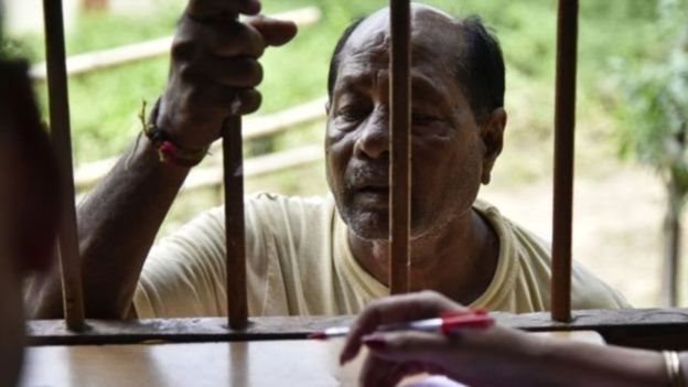 আসামের ১৯ লাখেরও বেশি মানুষের নাম জাতীয় নাগরিক পঞ্জী বা এনআরসি থেকে বাদ দেওয়া হয়েছে। আসামের ১৯ লাখেরও বেশি মানুষের নাম জাতীয় নাগরিক পঞ্জী বা এনআরসি থেকে বাদ দেওয়া হয়েছে।