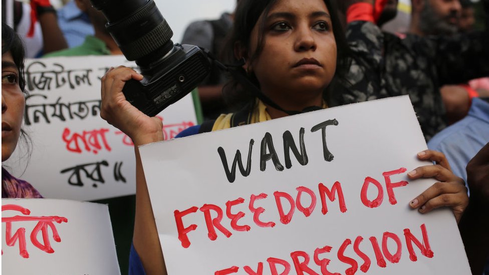 মত প্রকাশের স্বাধীনতার দাবিতে সমাবেশ। মত প্রকাশের স্বাধীনতার দাবিতে সমাবেশ।