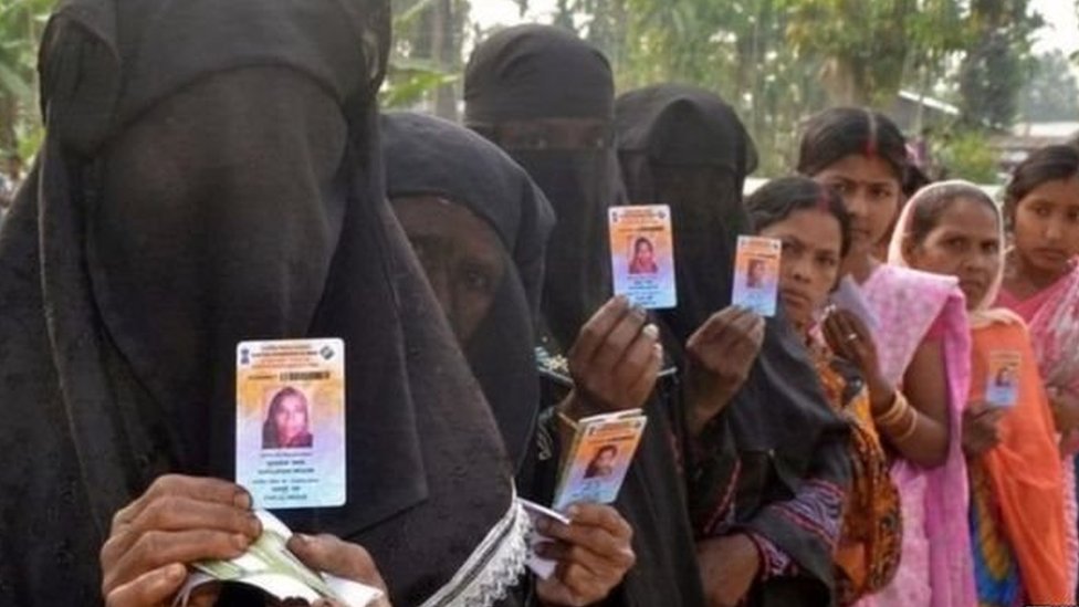 আসামের ১৯ লাখেরও বেশী মানুষের নাম চূড়ান্ত জাতীয় নাগরিক পঞ্জী বা এনআরসি থেকে বাদ পড়েছে।