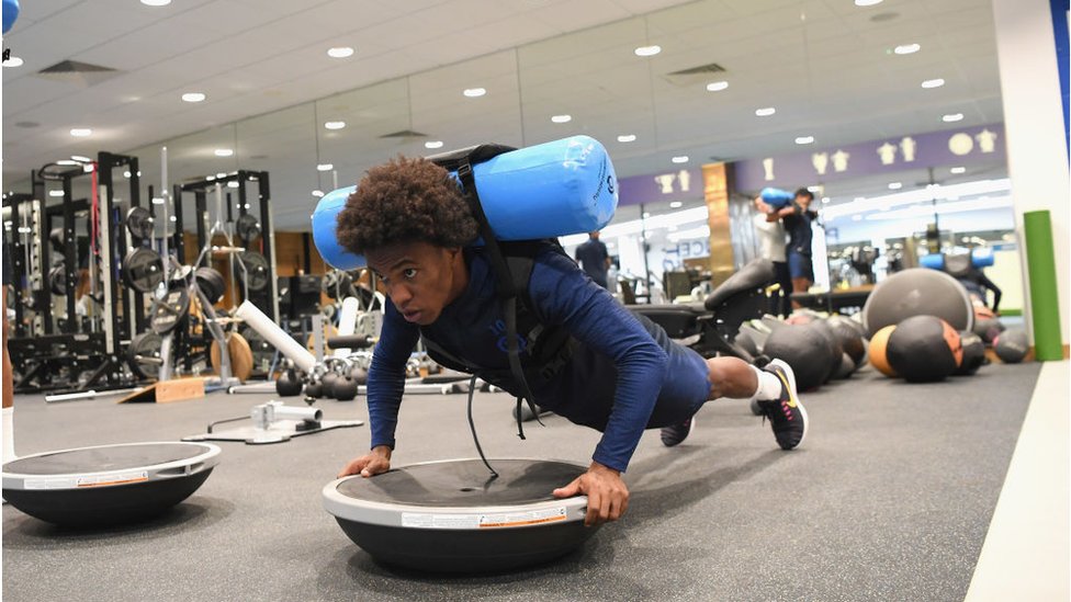 আজকাল অনেকে বড় পরিসরে জিমনেসিয়াম তৈরি করেন।