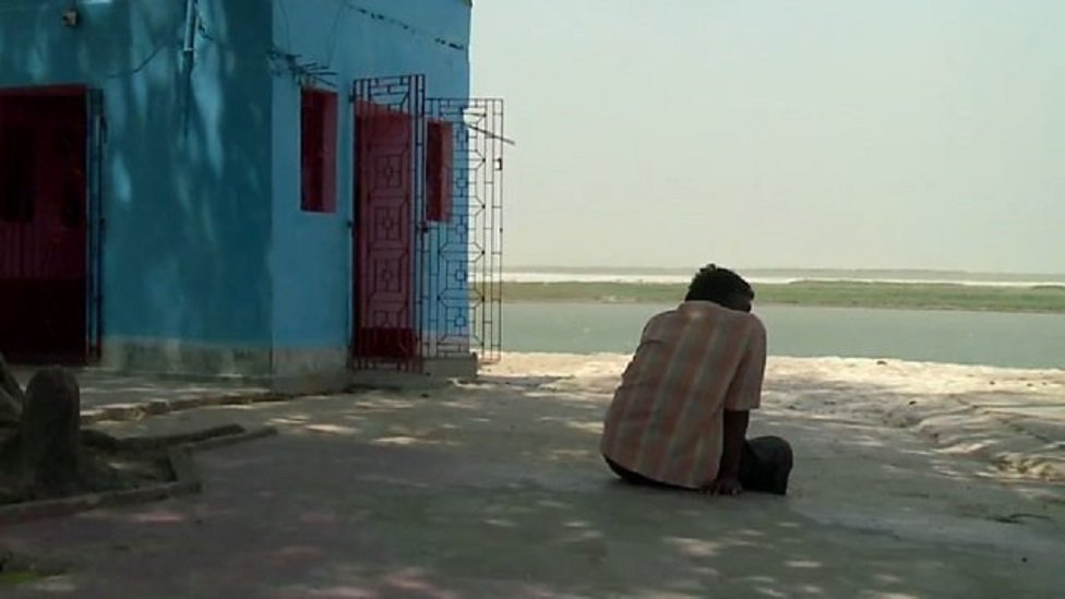 বিহারের ভাগলপুরে এমনকী ছিচকে চোরদেরও ধরে থানায় নিয়ে চোখ ফুটো করে অ্যাসিড ঢেলে অন্ধ করে দেওয়া হতো