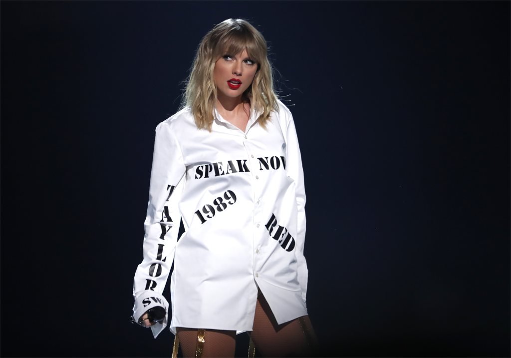 Taylor Swifts shirt