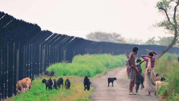 বাংলাদেশ ভারত সীমান্তে কাঁটাতারের বেড়া