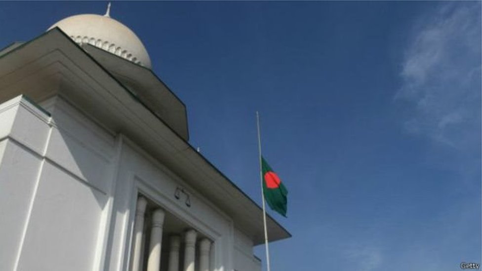২০১৫ সালে বাংলাদেশে বাড়ি ভাড়া নিয়ে বিরোধের কারণ চিহ্নিত করতে একটি উচ্চ ক্ষমতা সম্পন্ন কমিশন গঠন করার জন্য সরকারকে নির্দেশ দিয়েছিল হাইকোর্ট। ২০১৫ সালে বাংলাদেশে বাড়ি ভাড়া নিয়ে বিরোধের কারণ চিহ্নিত করতে একটি উচ্চ ক্ষমতা সম্পন্ন কমিশন গঠন করার জন্য সরকারকে নির্দেশ দিয়েছিল হাইকোর্ট।
