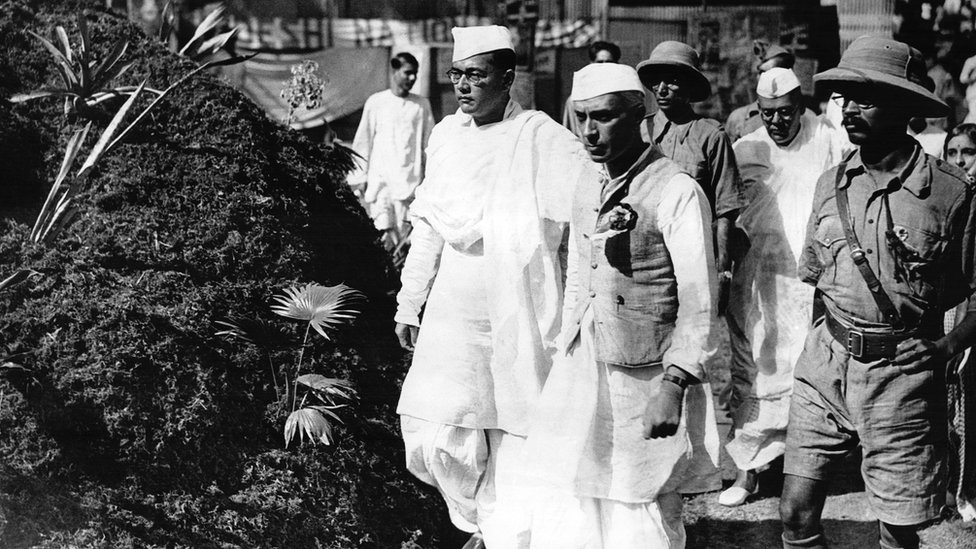 কংগ্রেস সভাপতি সুভাষ চন্দ্র বসু ও জওহরলাল নেহরু (নভেম্বর ১৯৩৭) কংগ্রেস সভাপতি সুভাষ চন্দ্র বসু ও জওহরলাল নেহরু (নভেম্বর ১৯৩৭)