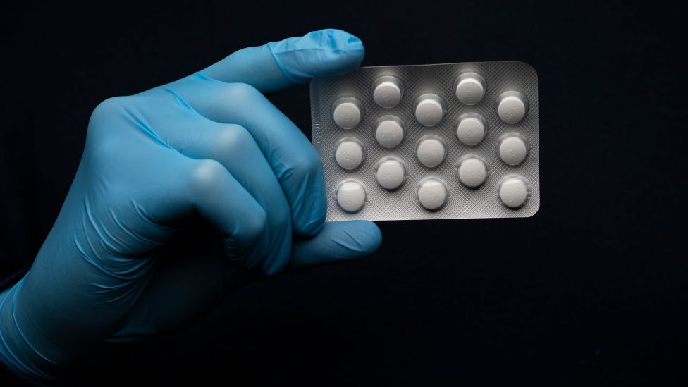 ডোনাল্ড ট্রাম্পের চাপের পর কোভিড-১৯ চিকিৎসায় পরীক্ষাকৃত ম্যালেরিয়া বিরোধী ঔষধ রপ্তানি বন্ধ রাখার সিদ্ধান্ত প্রত্যাহার করে নিয়েছে ভারত