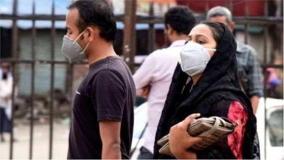 বাংলাদেশে এখন করোনাভাইরাসের সংক্রমণ বেড়েই চলেছে। বাংলাদেশে এখন করোনাভাইরাসের সংক্রমণ বেড়েই চলেছে।