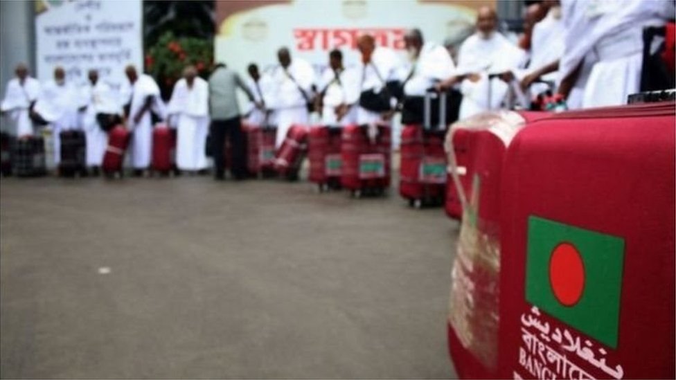 করোনাভাইরাস সংক্রমণ শুরু হওয়ার পর থেকে ওমরাহ হজ বন্ধ রয়েছে করোনাভাইরাস সংক্রমণ শুরু হওয়ার পর থেকে ওমরাহ হজ বন্ধ রয়েছে