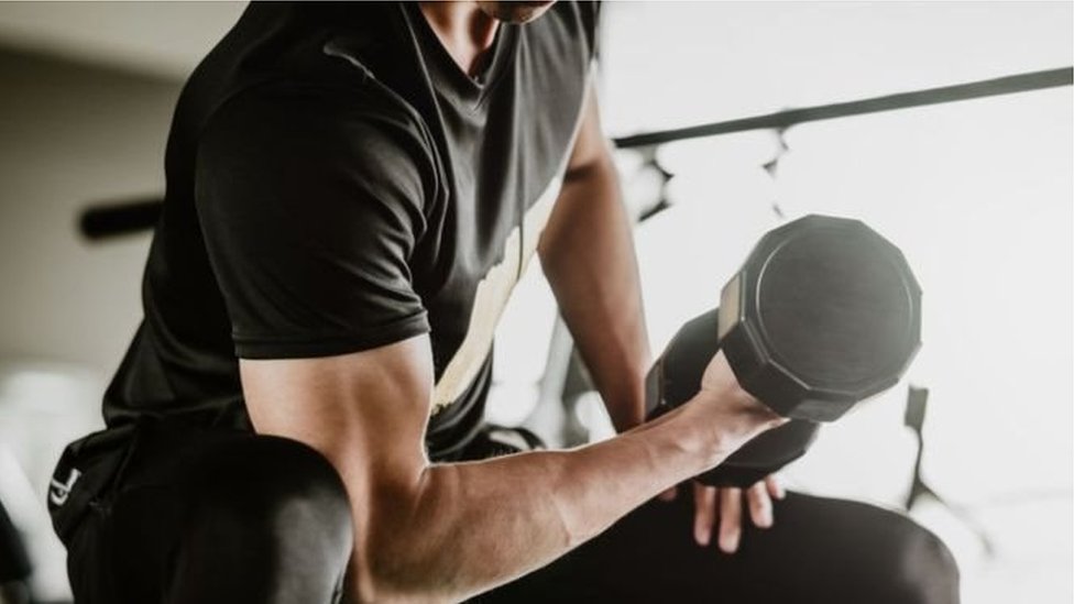 যেভাবে পুরুষালী হতে গিয়ে পুরুষত্ব ঝুঁকিতে যেভাবে পুরুষালী হতে গিয়ে পুরুষত্ব ঝুঁকিতে