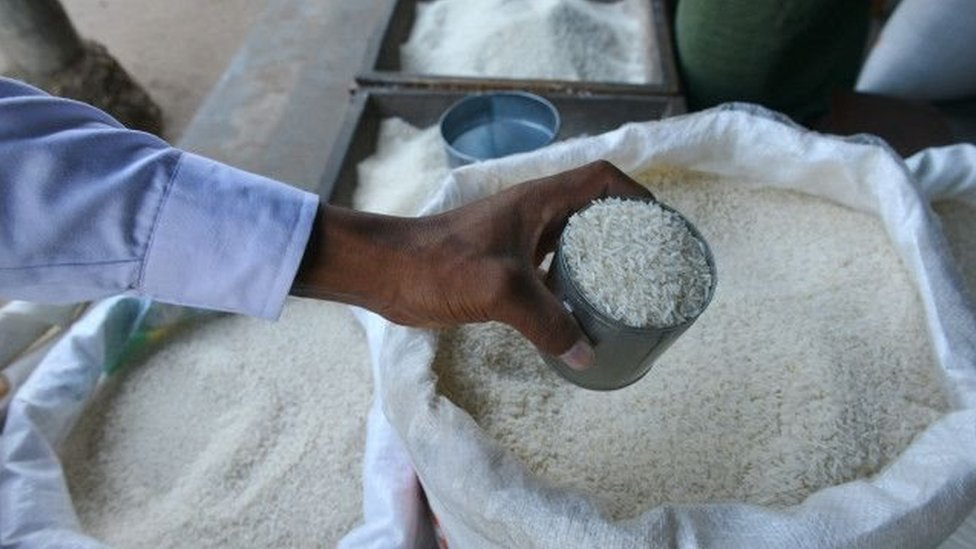 বাজারে চালের দাম বাড়ছে, সরকার বলছে সংকট নেই