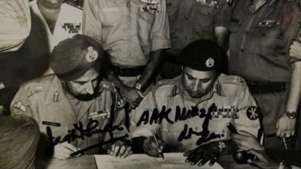 যুদ্ধের সমাপ্তি - ঢাকার রেসকোর্সে পাকিস্তানি বাহিনীর আত্মসমর্পণ যুদ্ধের সমাপ্তি - ঢাকার রেসকোর্সে পাকিস্তানি বাহিনীর আত্মসমর্পণ