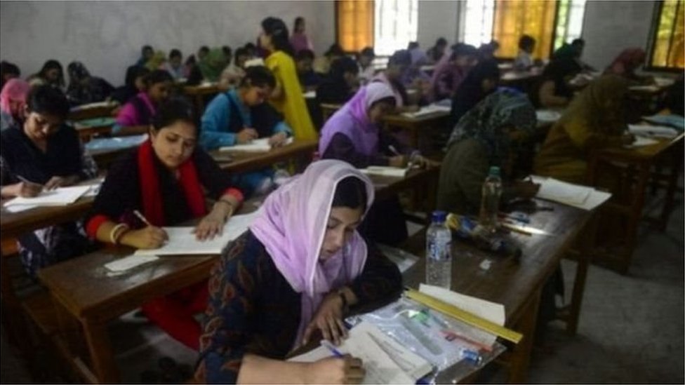 ২০টি পাবলিক বিশ্ববিদ্যালয়ে গুচ্ছ পদ্ধতিতে ভর্তি পরীক্ষা নেয়া হবে। ২০টি পাবলিক বিশ্ববিদ্যালয়ে গুচ্ছ পদ্ধতিতে ভর্তি পরীক্ষা নেয়া হবে।