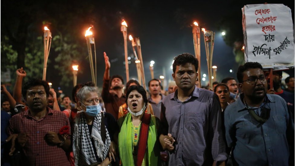মশাল মিছিল। মশাল মিছিল।