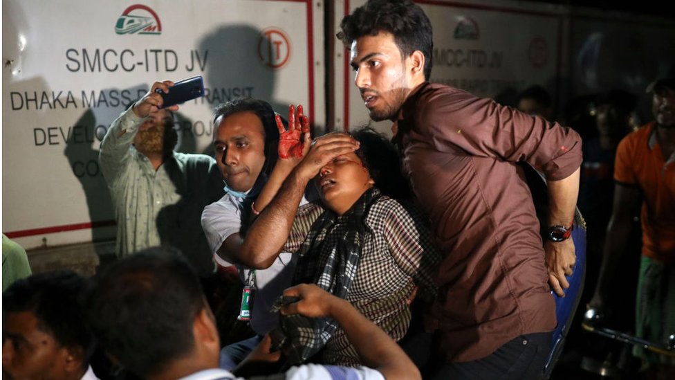 পুলিশের লাঠিচার্জে আহত শিক্ষার্থী। পুলিশের লাঠিচার্জে আহত শিক্ষার্থী।