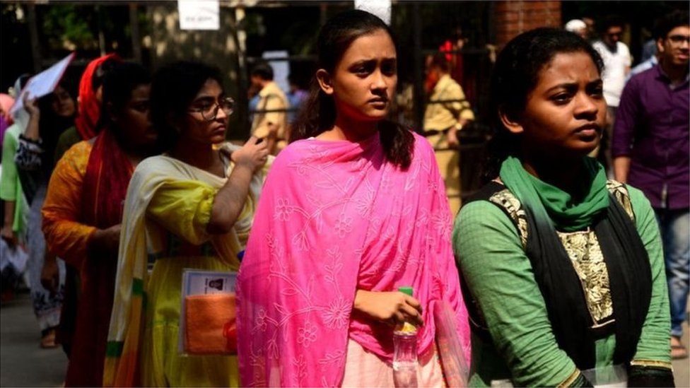বিশেষজ্ঞরা বলছেন, ছাত্র সংসদের কাছে বিশ্ববিদ্যালয় প্রশাসনের জবাবদিহিতা থাকা জরুরী।