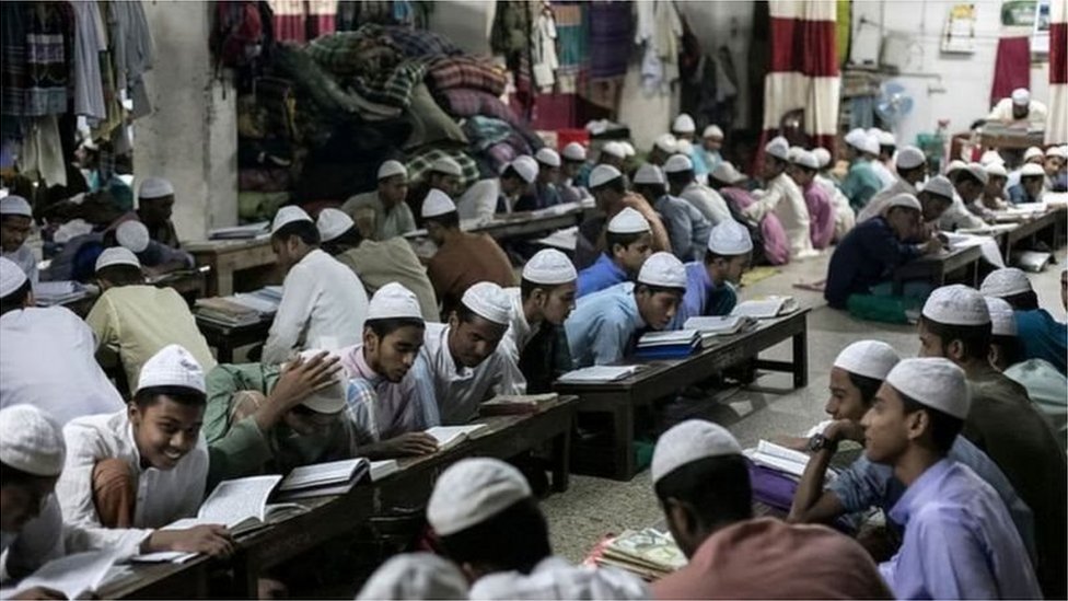 মাদ্রাসাগুলোয় পড়াশুনা মাদ্রাসাগুলোয় পড়াশুনা