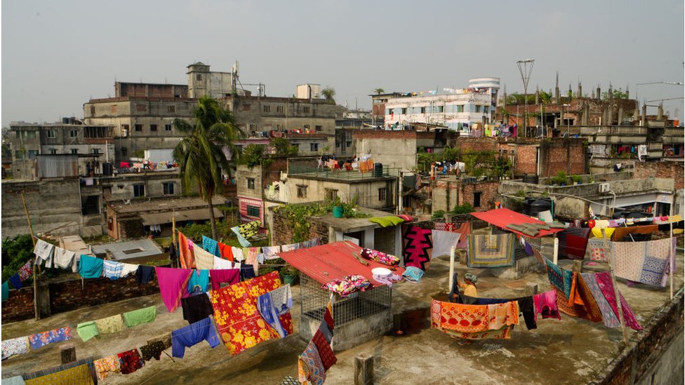 ঘনবসতি। ঘনবসতি।