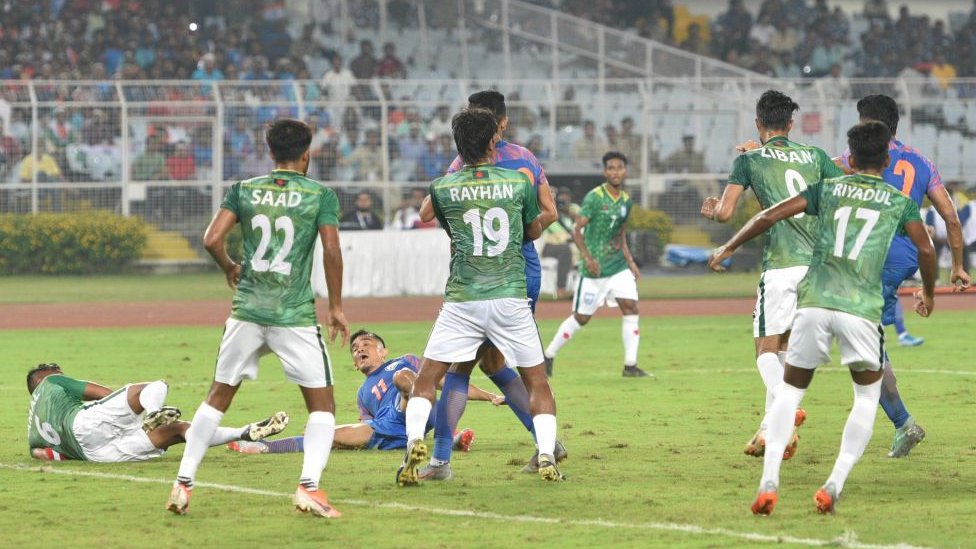 ২০১৯ সালে বাংলাদেশ ও ভারতের ম্যাচটিতে ৮২ মিনিট পর্যন্ত বাংলাদেশ ১-০ গোলে এগিয়ে ছিল।