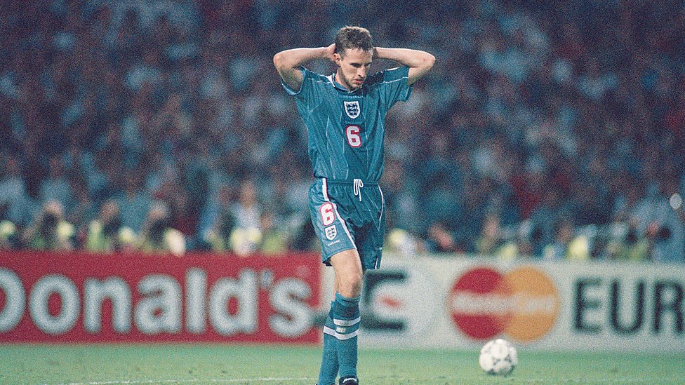 ইংল্যান্ডের বর্তমান কোচ সাউথগেট ওয়েম্বলিতেই ১৯৯৬ সালের ইউরো ফাইনালে জার্মানির বিপক্ষে পেনাল্টি থেকে গোল মিস করেন