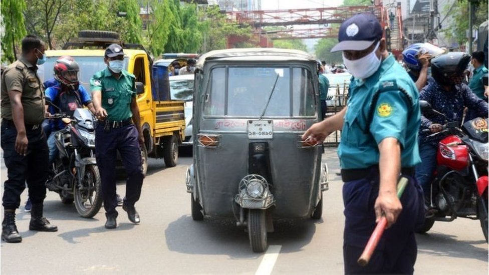 বাংলাদেশ কার্যকরভাবে লকডাউন বাস্তবায়ন করতে পারেনি বলে অভিযোগ রয়েছে। বাংলাদেশ কার্যকরভাবে লকডাউন বাস্তবায়ন করতে পারেনি বলে অভিযোগ রয়েছে।