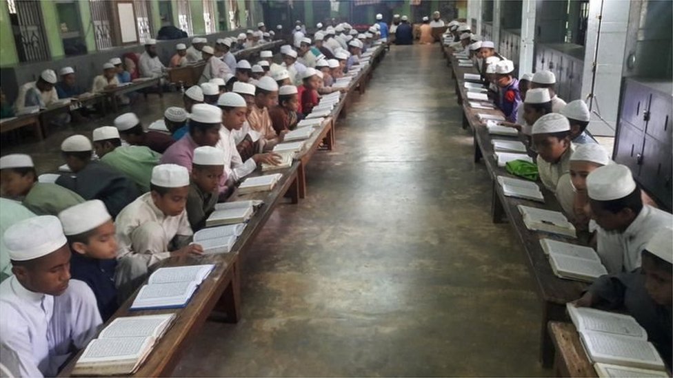 দেশে কওমি মাদ্রাসায় সরকারের সরাসরি কোন নিয়ন্ত্রণ নেই। দেশে কওমি মাদ্রাসায় সরকারের সরাসরি কোন নিয়ন্ত্রণ নেই।