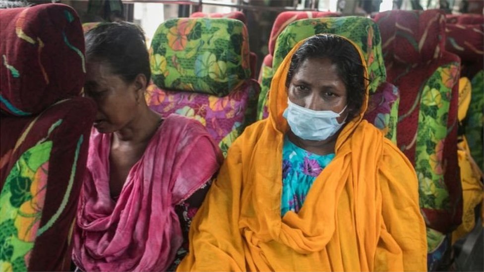 নতুন নির্ধারিত ভাড়ায় চলছে বাস-মিনিবাস