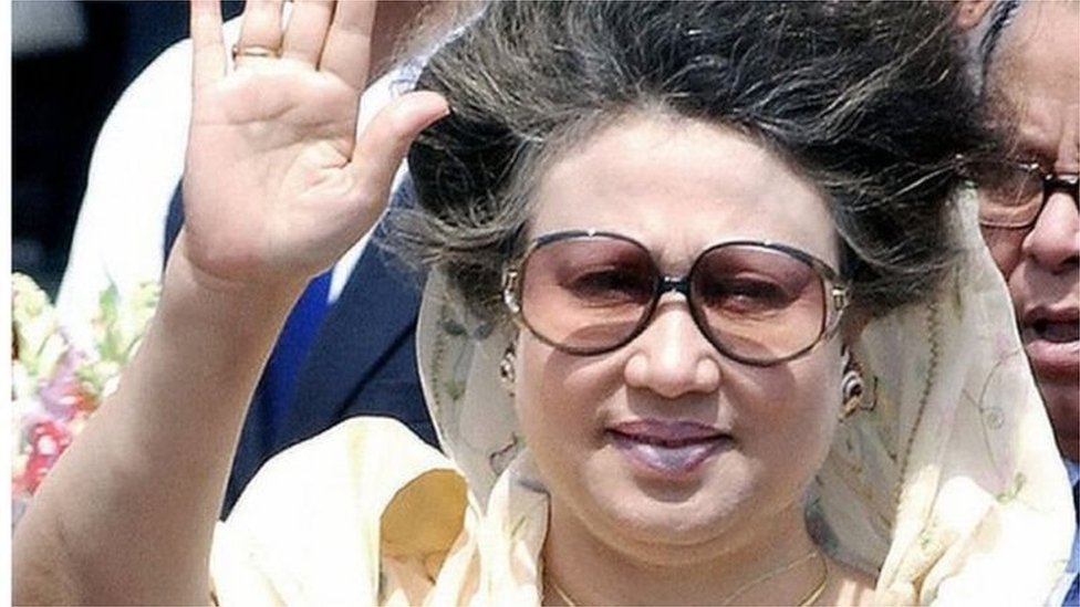 প্রধানমন্ত্রী থাকার সময় খালেদা জিয়া প্রধানমন্ত্রী থাকার সময় খালেদা জিয়া