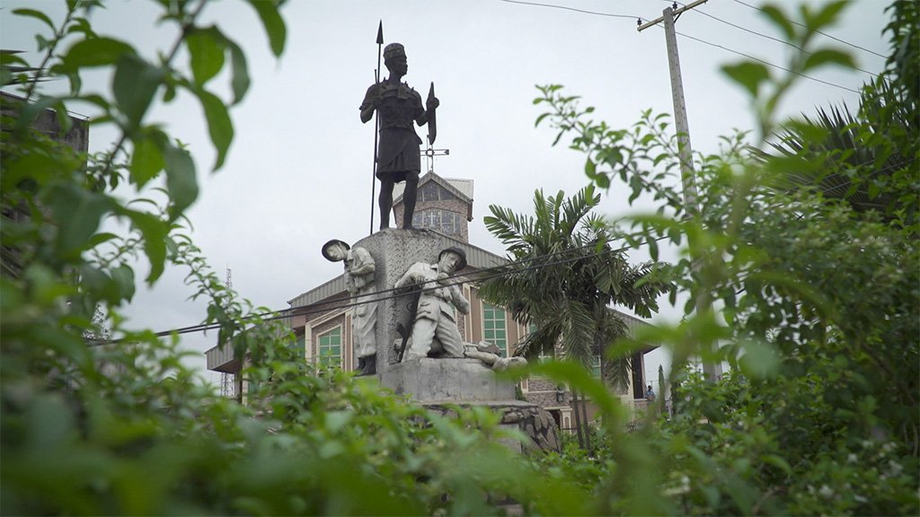 ব্ল্যাক অ্যাক্স সংগঠনটির জন্ম নাইজেরিয়ার বেনিন সিটিতে