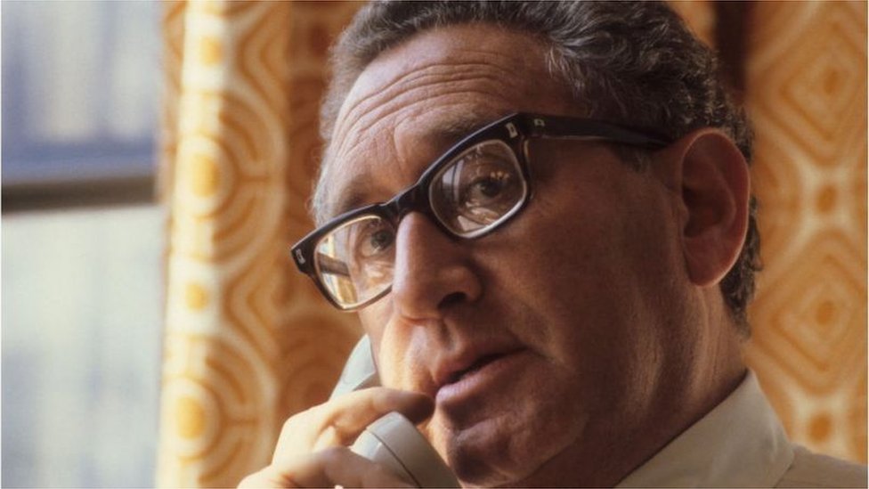 হেনরি কিসিঞ্জার: বাংলাদেশকে তিনি তলাবিহিন ঝুড়ি বলেছিলেন বলে ভুলভাবে উদ্ধৃত করা হয়। হেনরি কিসিঞ্জার: বাংলাদেশকে তিনি তলাবিহিন ঝুড়ি বলেছিলেন বলে ভুলভাবে উদ্ধৃত করা হয়।