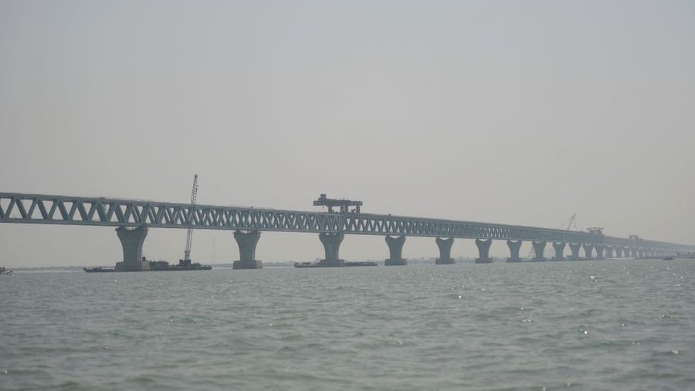 পদ্মা সেতু খুলে দেয়ার কথা জুন মাসে। পদ্মা সেতু খুলে দেয়ার কথা জুন মাসে।